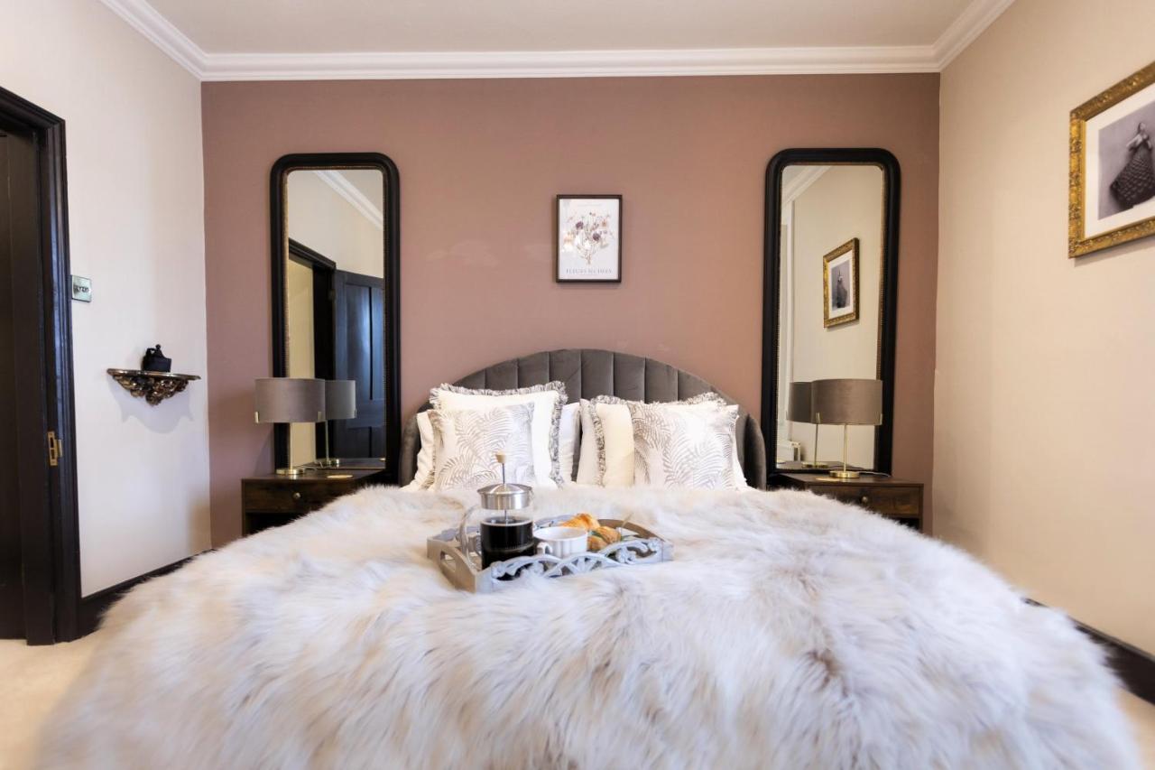 Luxe Stratford Townhouse Beautifully Renovated, Well Equipped, Sleeps 4, 2 Bathrooms, Free Parking - Minutes Walk To Town, Rsc & Pubs - Pet Friendly Exterior foto